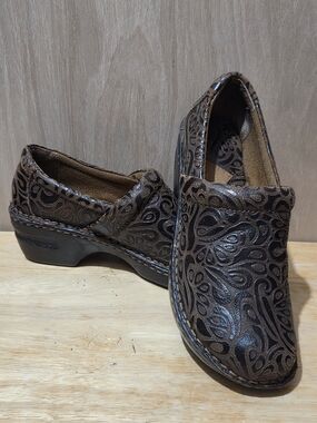 boc Brown Embossed Slip-On Clogs